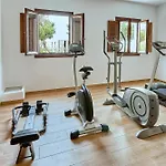Viila Con 5 Habitaciones Y Piscina