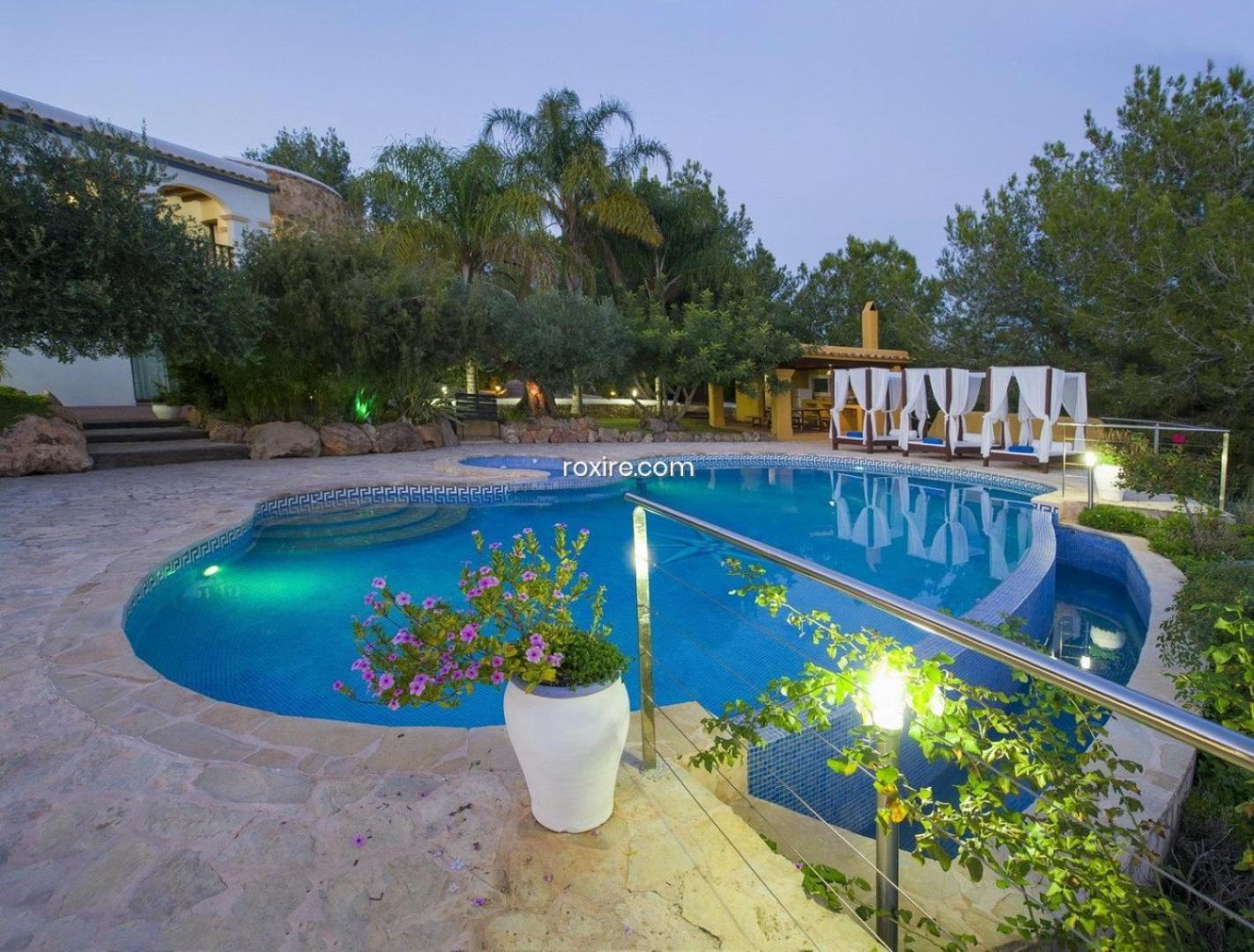 Villa Viila Con 5 Habitaciones Y Piscina