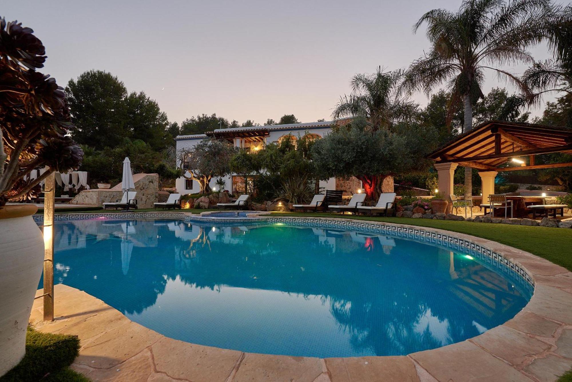 Viila Con 5 Habitaciones Y Piscina Villa *