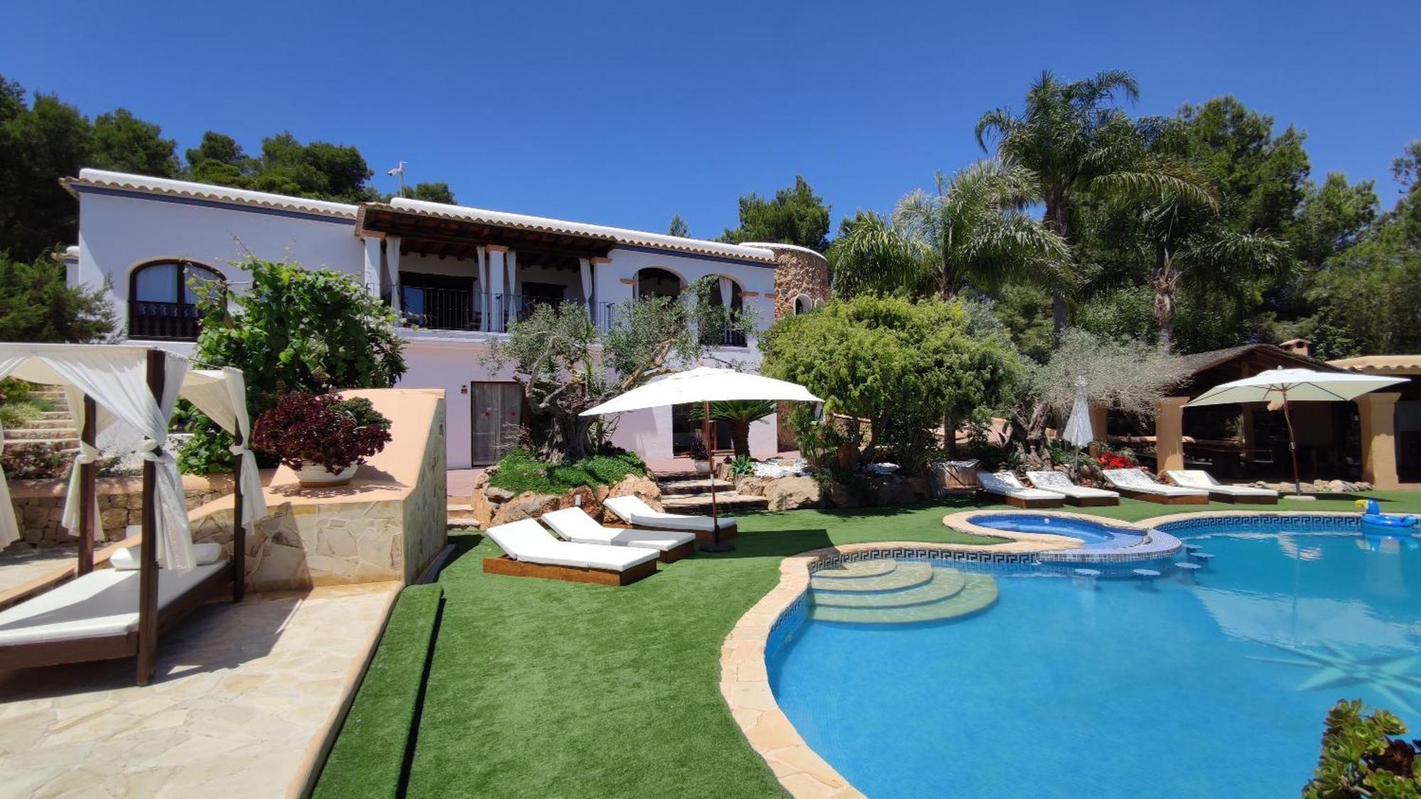 Villa Viila Con 5 Habitaciones Y Piscina *